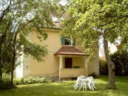 Dinkelscherben Die Villa : Garten (1)