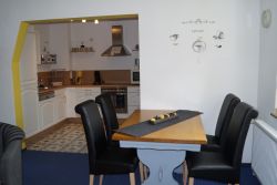 Essen Ferienwohnung Lilly : Wohnraum und K�che