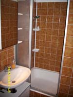 Stein Apartment im Wald: Ansicht