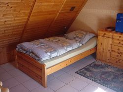 Weyhausen Zimmervermietung-Ferienwohnung Uwe R�hmkorff: Doppelzimmer: Obergescho�