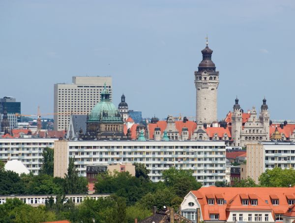 Foto die Innenstadt von Leipzig, mit Kuppel des Bundesverwaltungsgerichts und Neuem Rathaus 