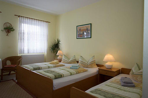 Königs Wusterhausen Pension am Schloss: Dreibettzimmer