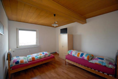 Schlafzimmer 1