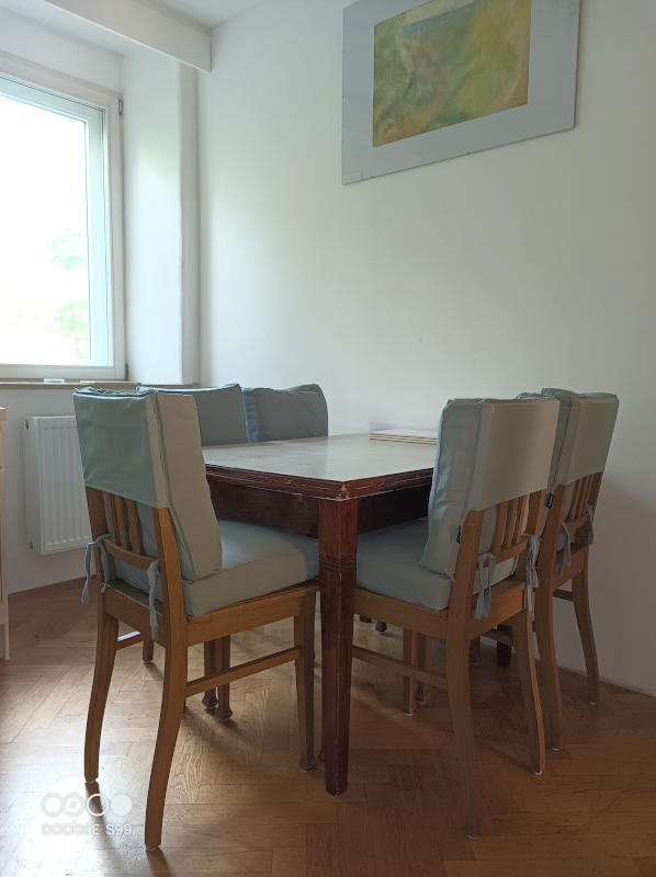 Randersacker Gästehaus am Main: Esstisch